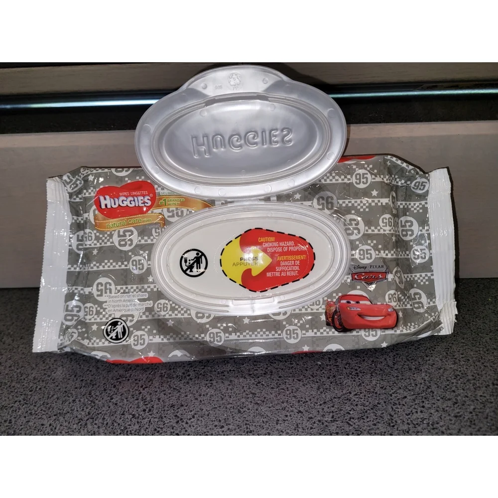 Disney Pixar Cars Lightning McQueen Compact Travel Wipes SEALED RARE 2019 New *